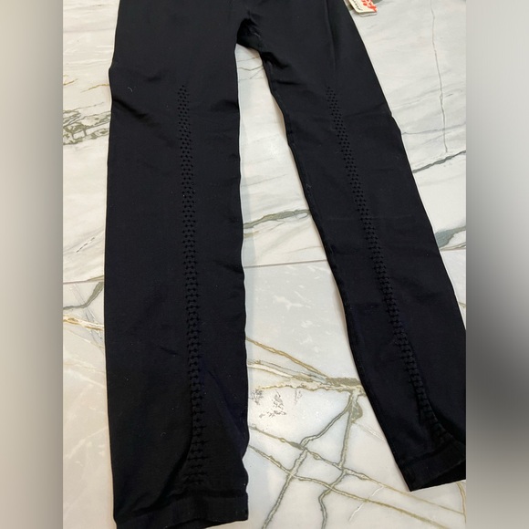 Free People High-Rise 7/8 Length Good Karma Leggings. NWT - Picture 4 of 11